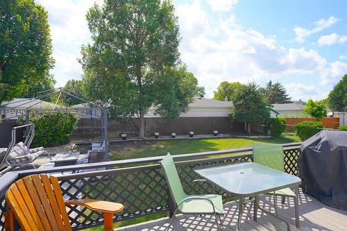 58 Amelia Cr, Winnipeg, MB - Outdoor With Deck Patio Veranda