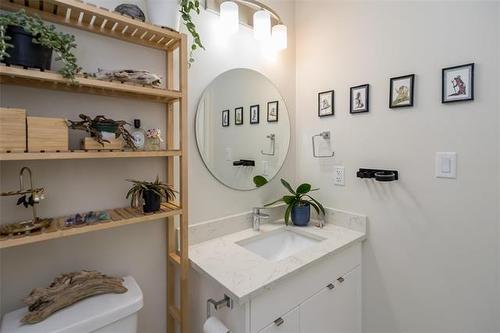 304-50 Philip Lee Dr, Winnipeg, MB - Indoor Photo Showing Bathroom