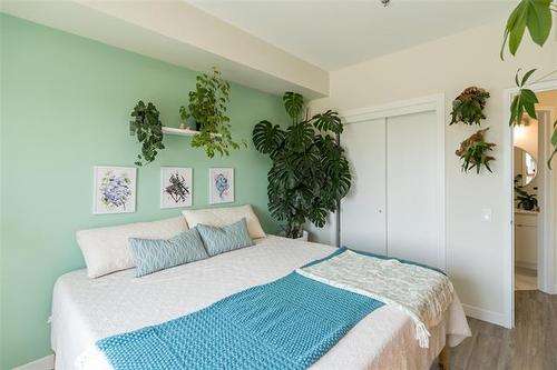 304-50 Philip Lee Dr, Winnipeg, MB - Indoor Photo Showing Bedroom