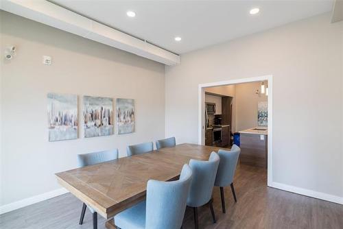 304-50 Philip Lee Dr, Winnipeg, MB - Indoor Photo Showing Dining Room
