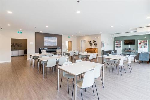 304-50 Philip Lee Dr, Winnipeg, MB - Indoor Photo Showing Dining Room
