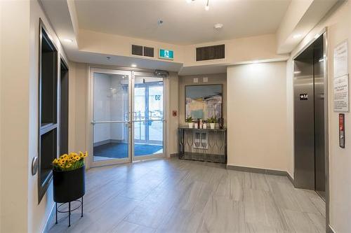 304-50 Philip Lee Dr, Winnipeg, MB - Indoor Photo Showing Other Room