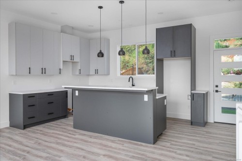 908 Craig Rd, Ladysmith, BC 