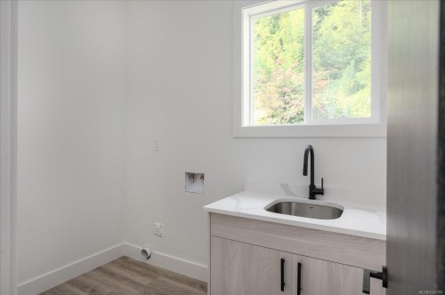 908 Craig Rd, Ladysmith, BC 