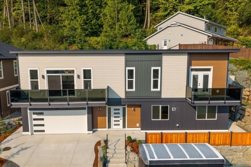 908 Craig Rd, Ladysmith, BC 