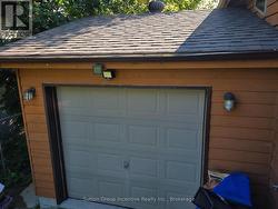 Garage with inside entry - 