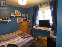 Bedroom 2 - 