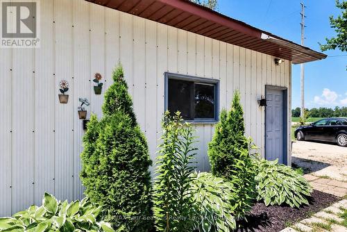 Side door Garage - 7363 Sideroad 33 34 Road, Clearview, ON - Outdoor