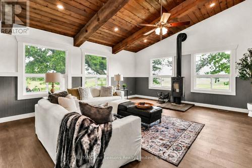 Great room - 7363 Sideroad 33 34 Road, Clearview, ON - Indoor Photo Showing Living Room