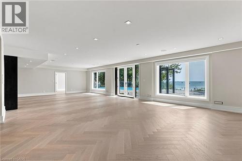 100 Appleby Place, Burlington, ON - Indoor Photo Showing Other Room