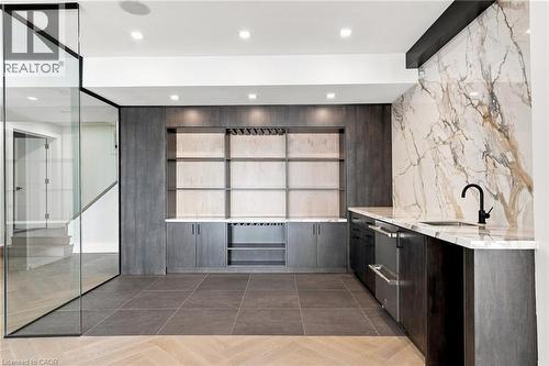 100 Appleby Place, Burlington, ON - Indoor