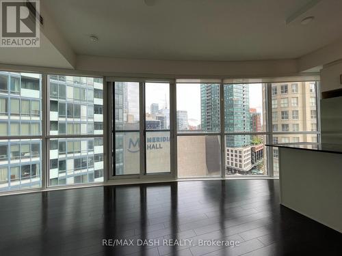 1005 - 1 The Esplanade Drive, Toronto, ON - Indoor