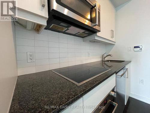 1005 - 1 The Esplanade Drive, Toronto, ON - Indoor Photo Showing Kitchen