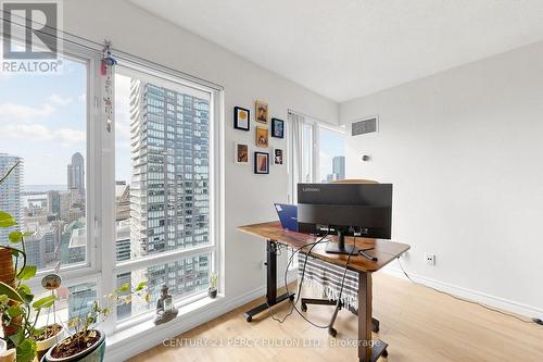 4106 - 210 Victoria Street, Toronto, ON - Indoor Photo Showing Office