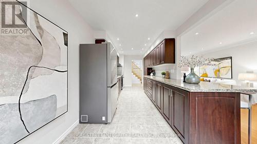 41 Jonathan Gate, Vaughan, ON - Indoor Photo Showing Kitchen