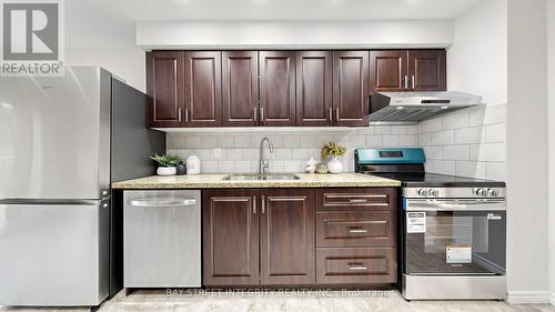 41 Jonathan Gate, Vaughan, ON - Indoor Photo Showing Kitchen With Double Sink