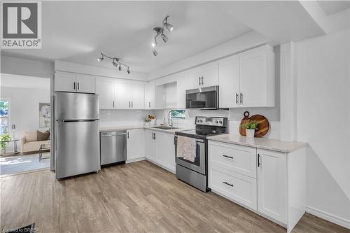 74 Eighth Avenue, Brantford, ON - Indoor Photo Showing Kitchen