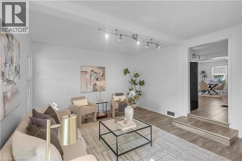 74 Eighth Avenue, Brantford, ON - Indoor Photo Showing Living Room