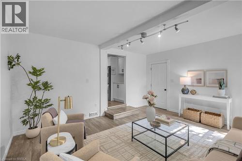 74 Eighth Avenue, Brantford, ON - Indoor Photo Showing Living Room