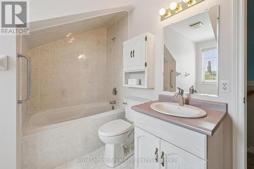 46 Terraview Crescent, Guelph (Kortright West), ON - Indoor Photo Showing Bathroom