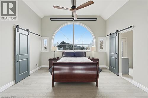 207 Beach Boulevard, Hamilton, ON - Indoor Photo Showing Bedroom