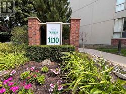 102 - 1110 WALDEN CIRCLE  Mississauga (Clarkson), ON L5J 4R3
