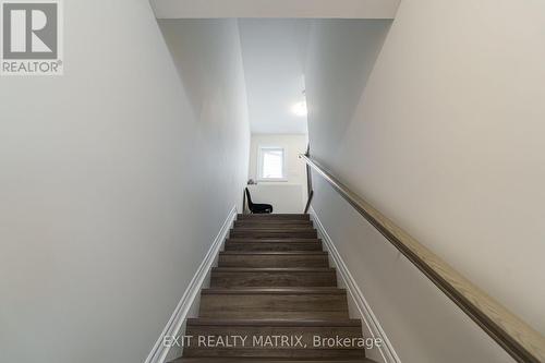 B - 161 MASSALIA CRESCENT , Ottawa, Ontario K4A 5R1 4