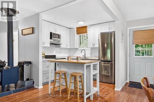 12 Silver Birch Circle, Mckellar, ON - Indoor Photo Showing Kitchen