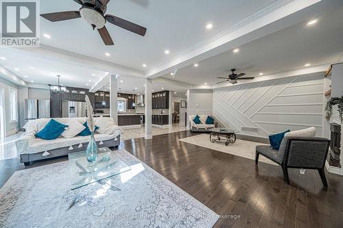 24 Cedarview Drive, Toronto, ON - Indoor Photo Showing Living Room