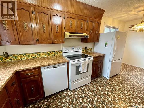 3118 7Th Avenue E, Regina, SK - Indoor Photo Showing Kitchen