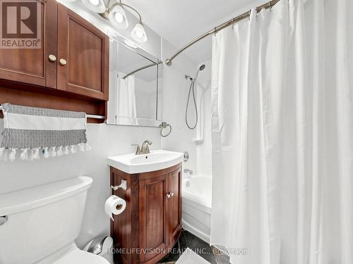 9 Lyndfield Crescent, Brampton, ON - Indoor Photo Showing Bathroom