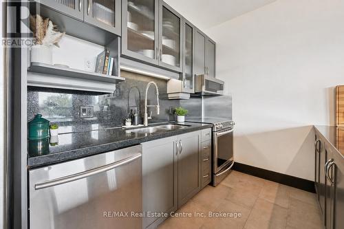 324 - 26 Ontario Street, Guelph (St. Patrick'S Ward), ON - Indoor Photo Showing Kitchen With Double Sink With Upgraded Kitchen