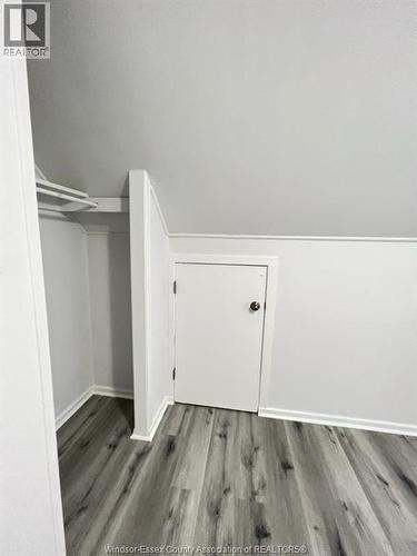 1058 California, Windsor, ON - Indoor