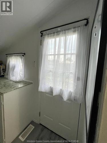 1058 California, Windsor, ON - Indoor Photo Showing Other Room
