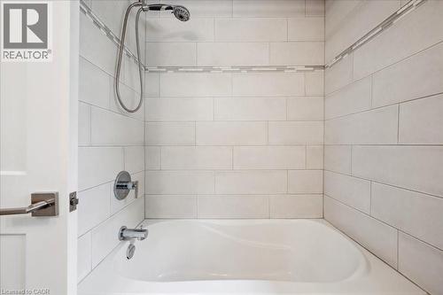303 Martindale Crescent, Waterloo, ON - Indoor Photo Showing Bathroom