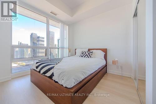 2706 - 2220 Lake Shore Boulevard W, Toronto, ON - Indoor Photo Showing Bedroom