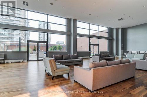2706 - 2220 Lake Shore Boulevard W, Toronto, ON - Indoor Photo Showing Living Room