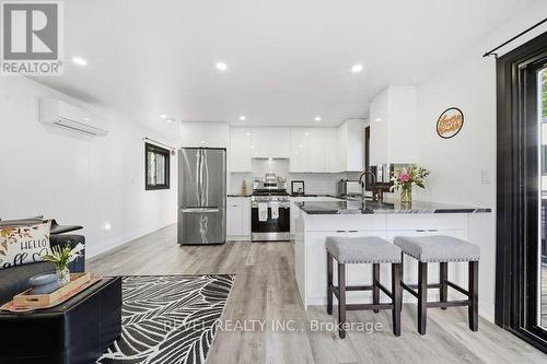 4 - 99 Fourth Concession Road, Brant, ON - Indoor Photo Showing Kitchen With Upgraded Kitchen