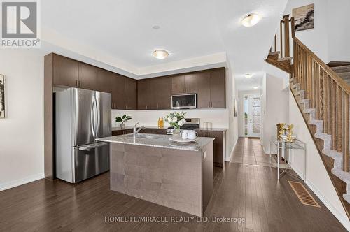 356 Bismark Drive, Cambridge, ON - Indoor Photo Showing Kitchen With Upgraded Kitchen