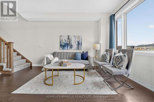 356 Bismark Drive, Cambridge, ON - Indoor Photo Showing Living Room
