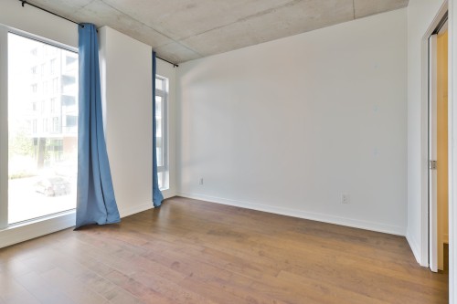 Chambre à coucher principale - 205-700 Rue Des Éclaircies, Brossard, QC - Indoor Photo Showing Other Room