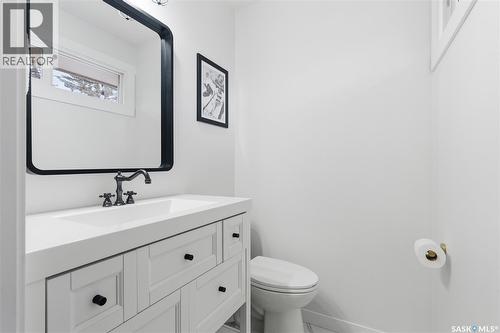 1813 Cameron Avenue, Saskatoon, SK - Indoor Photo Showing Bathroom