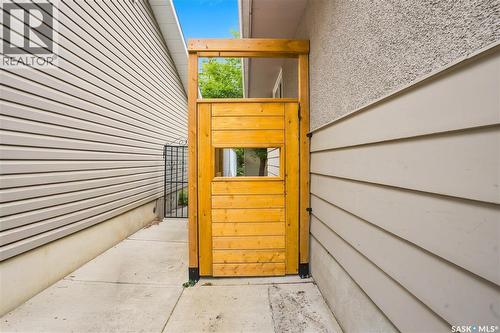 1813 Cameron Avenue, Saskatoon, SK - Outdoor With Exterior