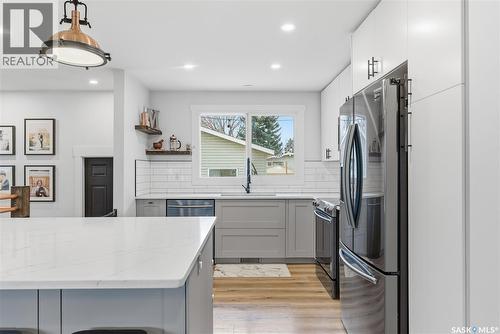 1813 Cameron Avenue, Saskatoon, SK - Indoor Photo Showing Kitchen