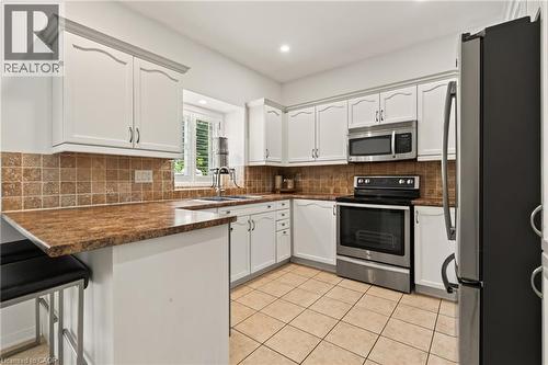 150 Davidson Boulevard, Dundas, ON - Indoor Photo Showing Kitchen With Double Sink