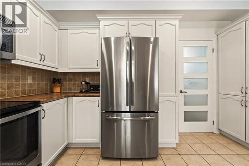 150 Davidson Boulevard, Dundas, ON - Indoor Photo Showing Kitchen