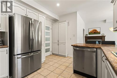 150 Davidson Boulevard, Dundas, ON - Indoor Photo Showing Kitchen