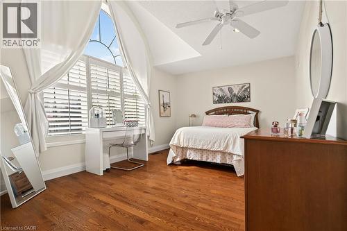 150 Davidson Boulevard, Dundas, ON - Indoor Photo Showing Bedroom