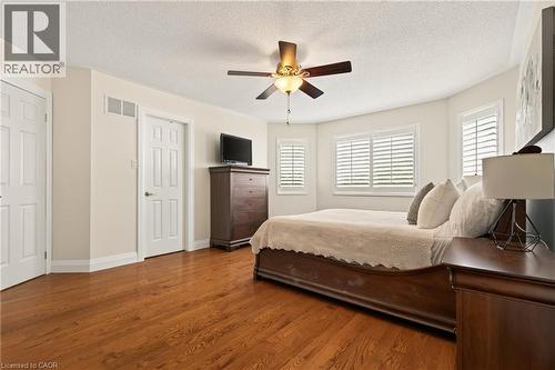 150 Davidson Boulevard, Dundas, ON - Indoor Photo Showing Bedroom