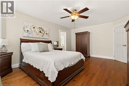 150 Davidson Boulevard, Dundas, ON - Indoor Photo Showing Bedroom
